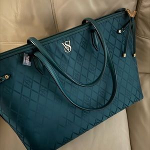 NEW with tags Victoria Secret Spacious Green Tote with Gold Accents